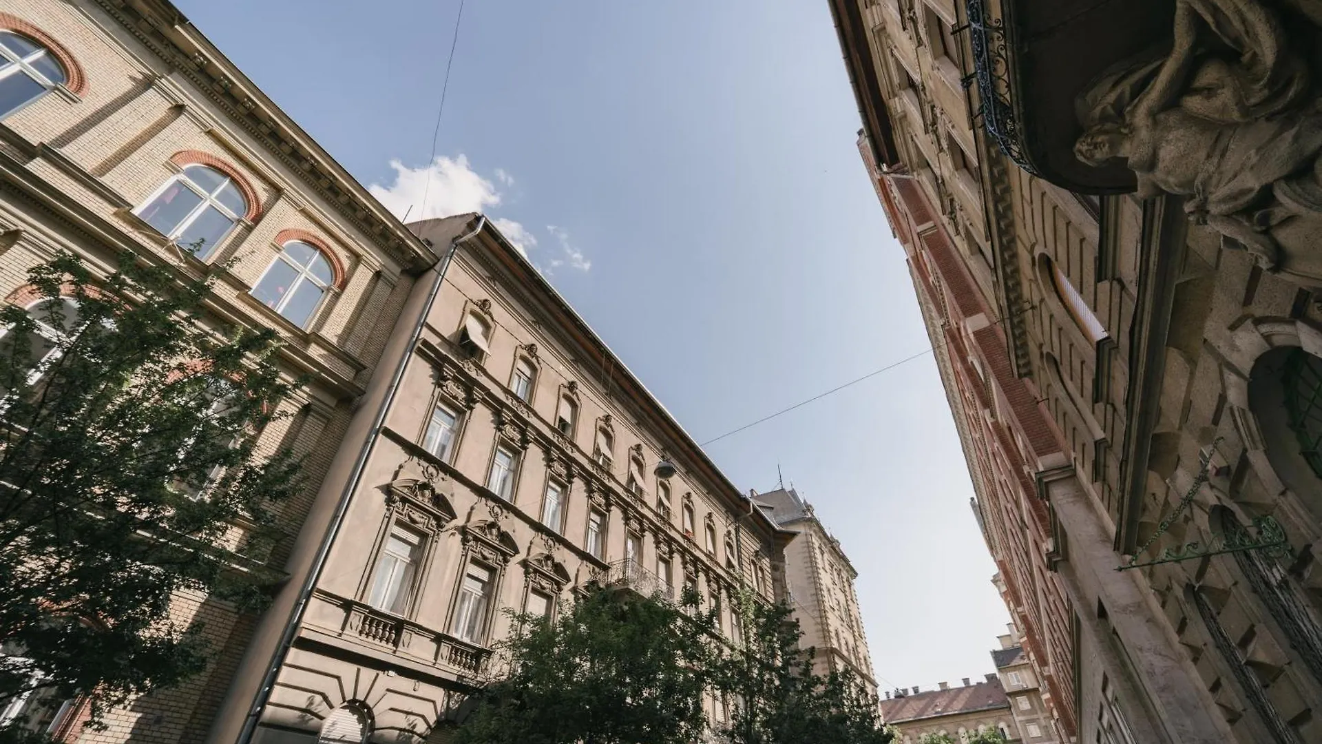 Grand Budapest Residence 0*,